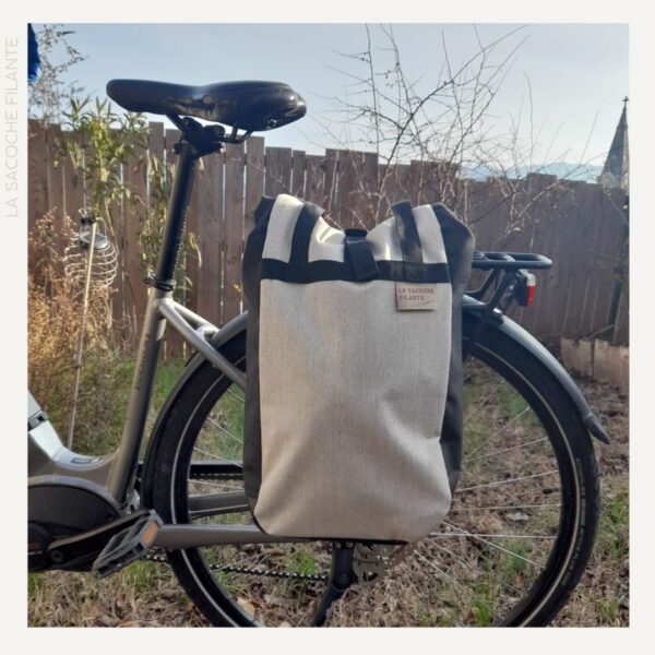 Suzanne, une sacoche vélotaf convertible en sac à main - Ecru / Anthracite